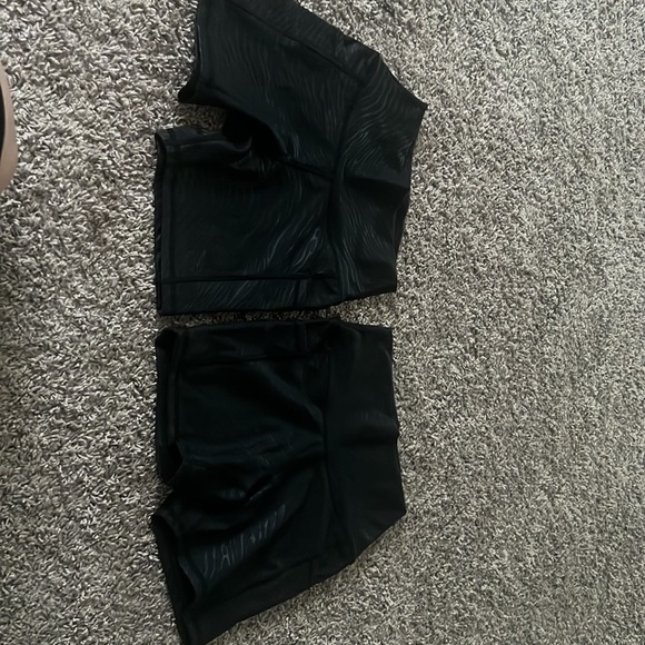 Shorts 2 pieces for $45 - Picture 3 of 3